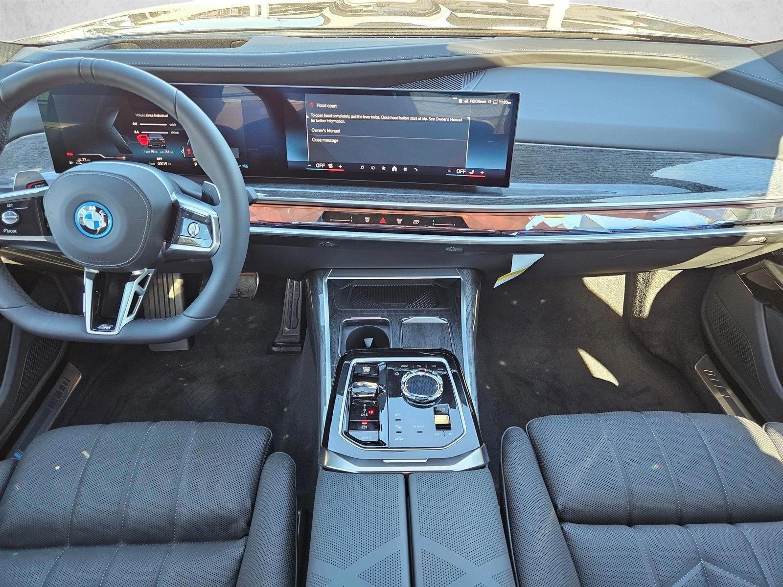 Thumbnail: 2025 BMW 7 Series - 4