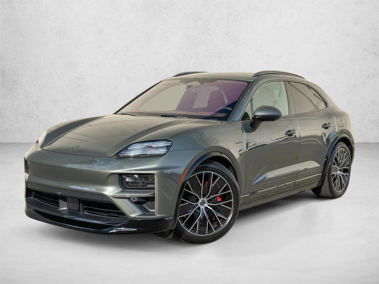 2025 Porsche Macan Macan Turbo Electric's photo