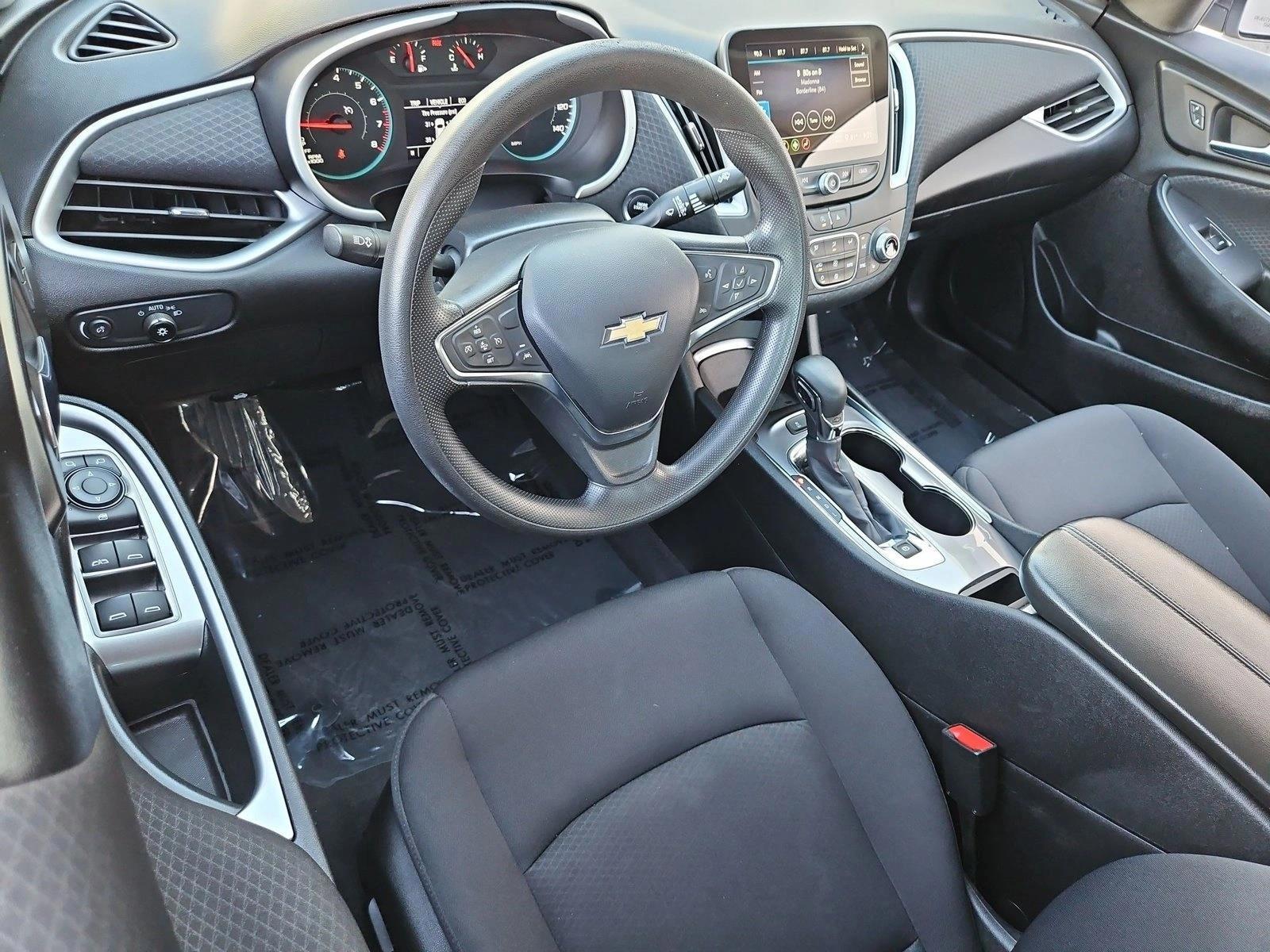 Thumbnail: 2024 Chevrolet Malibu - 3