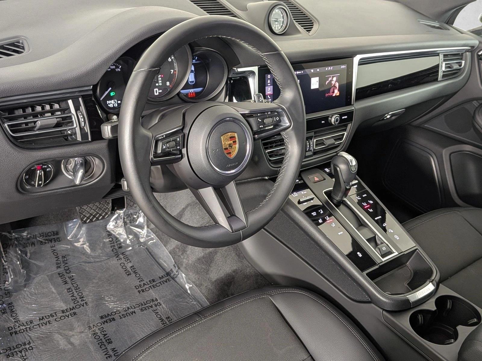 Thumbnail: 2023 Porsche Macan - 4