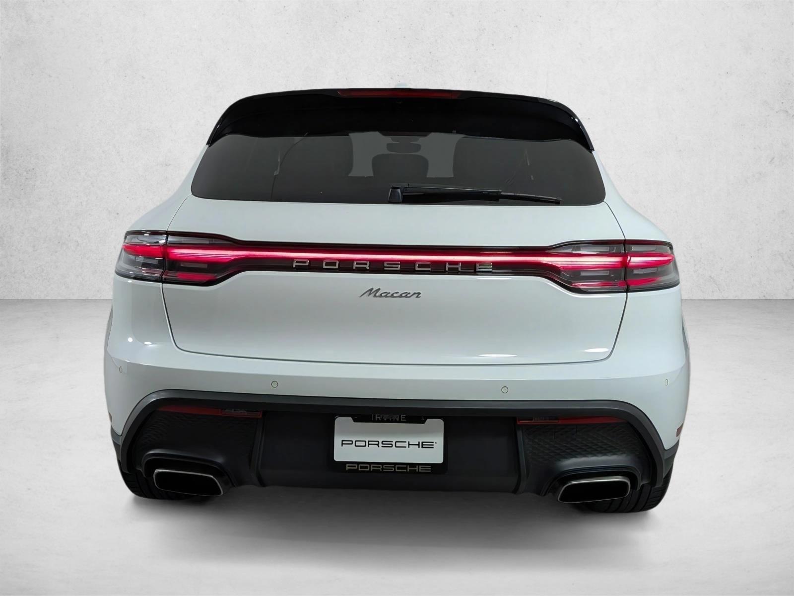 2025 Porsche Macan T - Photo 9