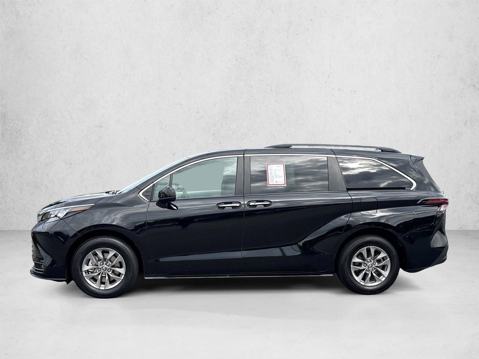 Thumbnail: 2026 Toyota Sienna - 2