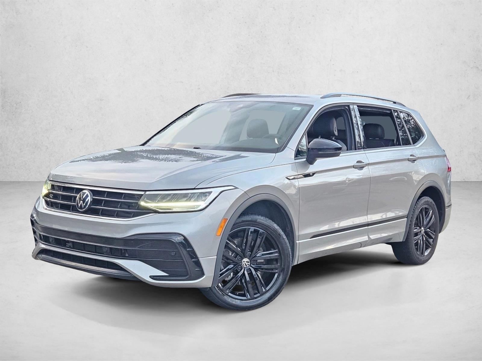 Thumbnail: 2022 Volkswagen Tiguan - 1