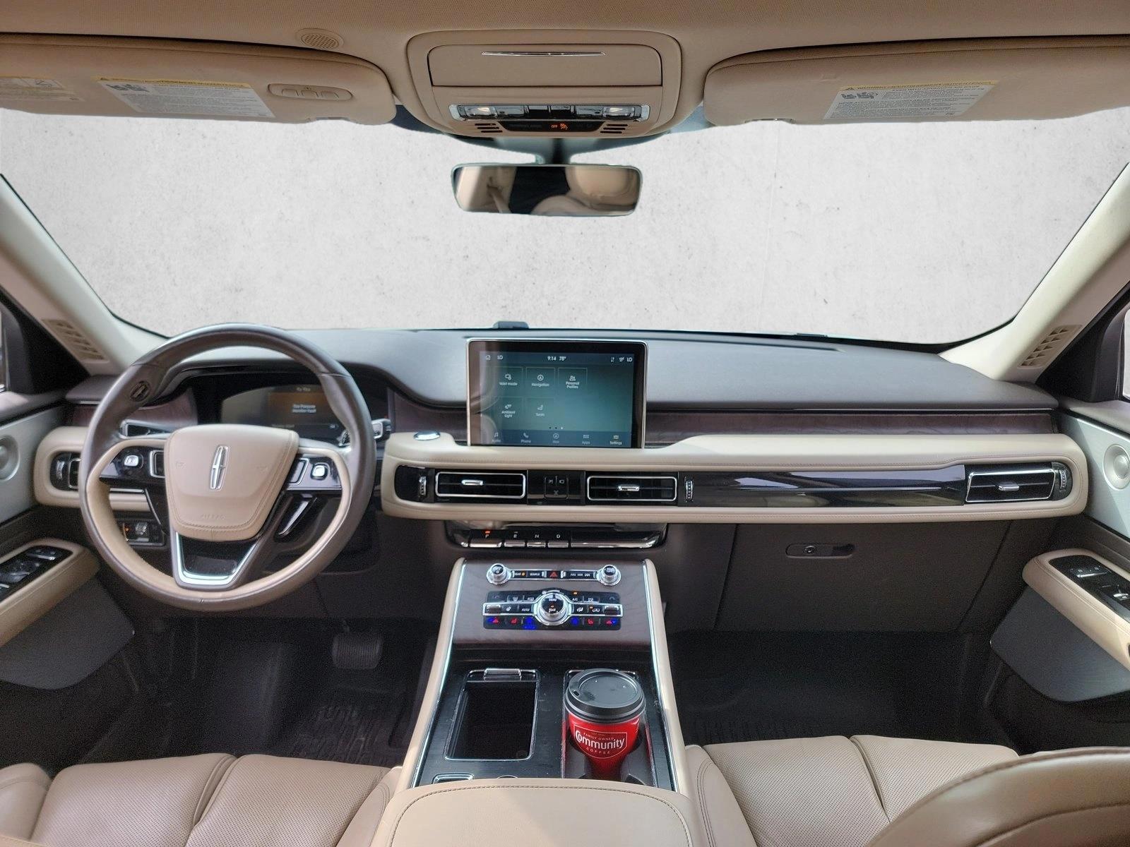 Thumbnail: 2020 Lincoln Aviator - 3