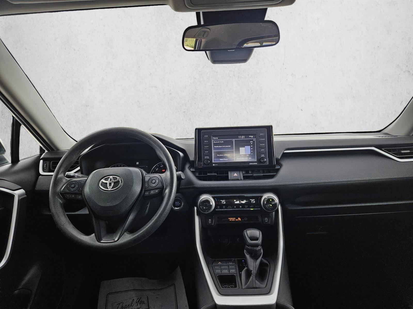 Thumbnail: 2022 Toyota RAV4 - 4
