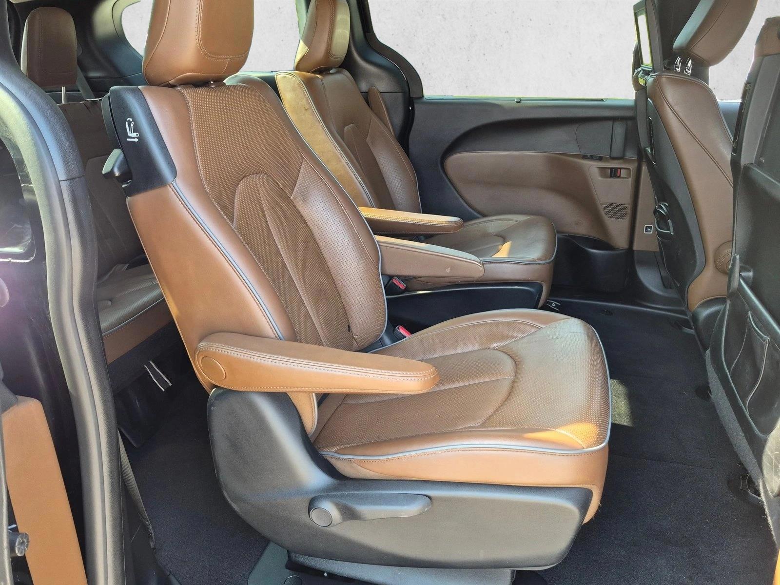 Thumbnail: 2019 Chrysler Pacifica - 5