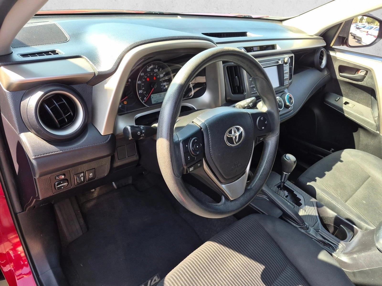 Thumbnail: 2015 Toyota RAV4 - 3