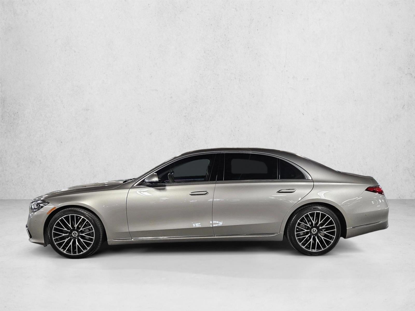 Thumbnail: 2022 Mercedes-Benz S-Class - 2