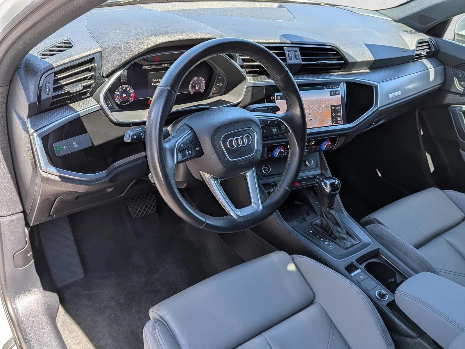 Thumbnail: 2021 Audi Q3 - 3