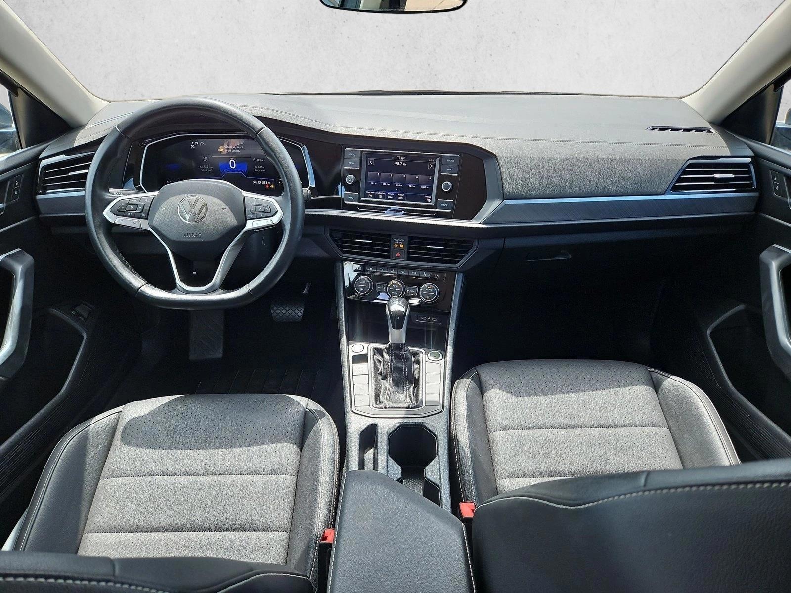 Thumbnail: 2024 Volkswagen Jetta - 4
