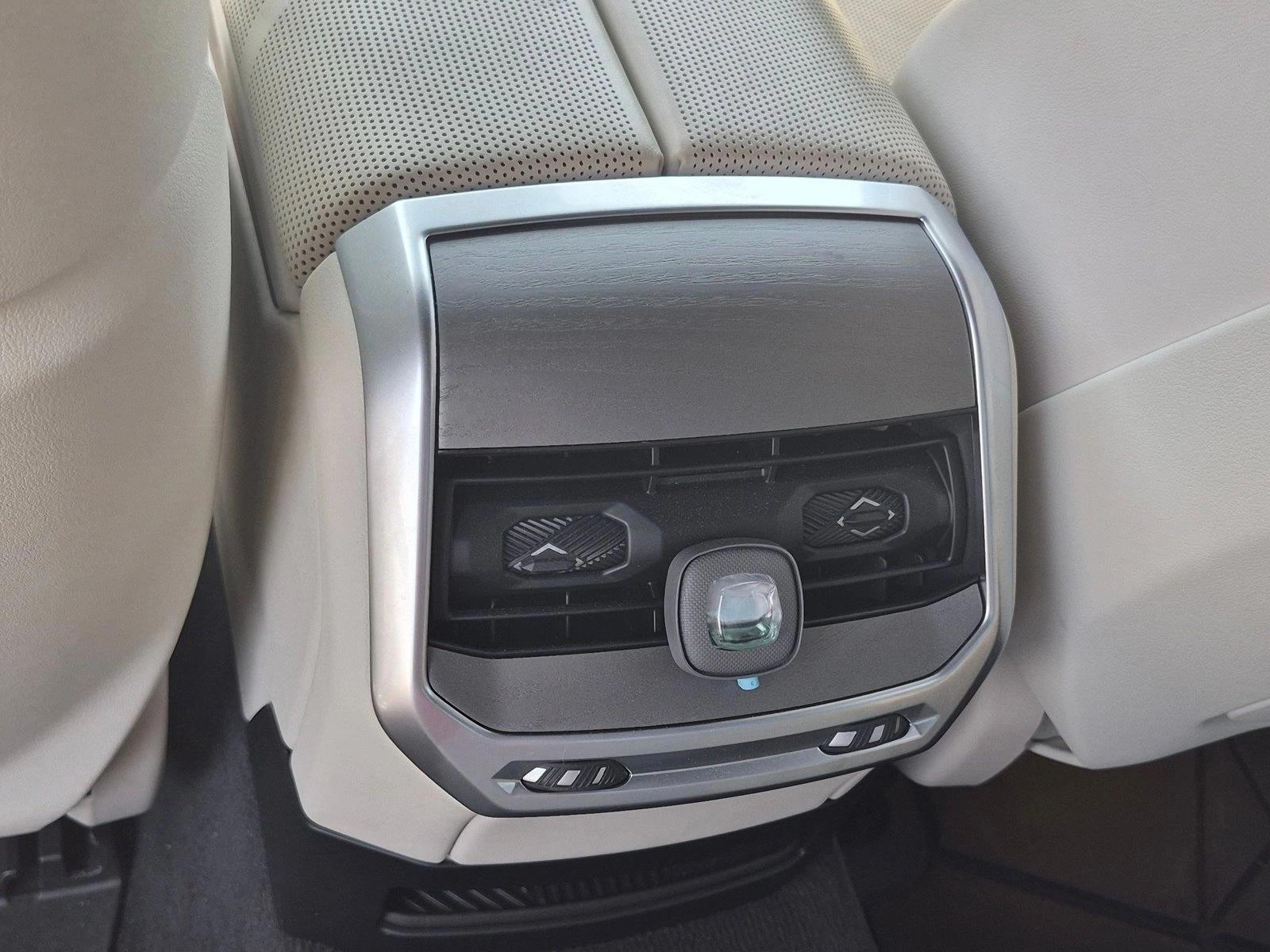 2023 BMW 7 Series 740i - Photo 15