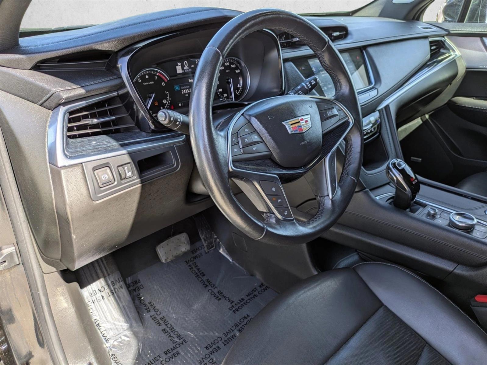 Thumbnail: 2024 Cadillac XT5 - 3