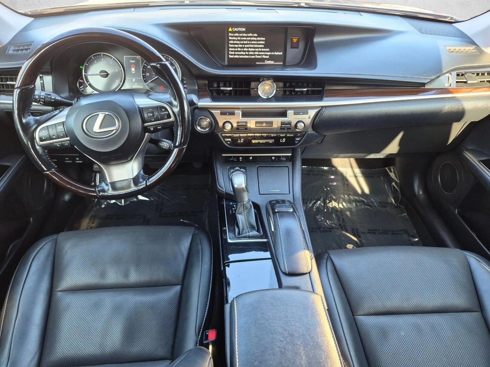 Thumbnail: 2017 Lexus ES - 3