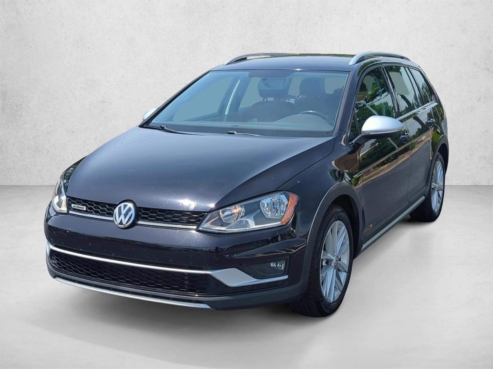 Thumbnail: 2017 Volkswagen Golf - 1