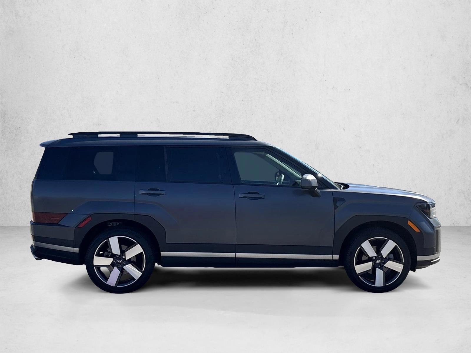 2025 Hyundai Santa Fe Limited - Photo 4