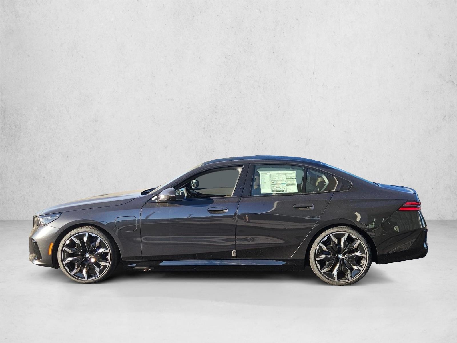 Thumbnail: 2027 BMW 5 Series - 2