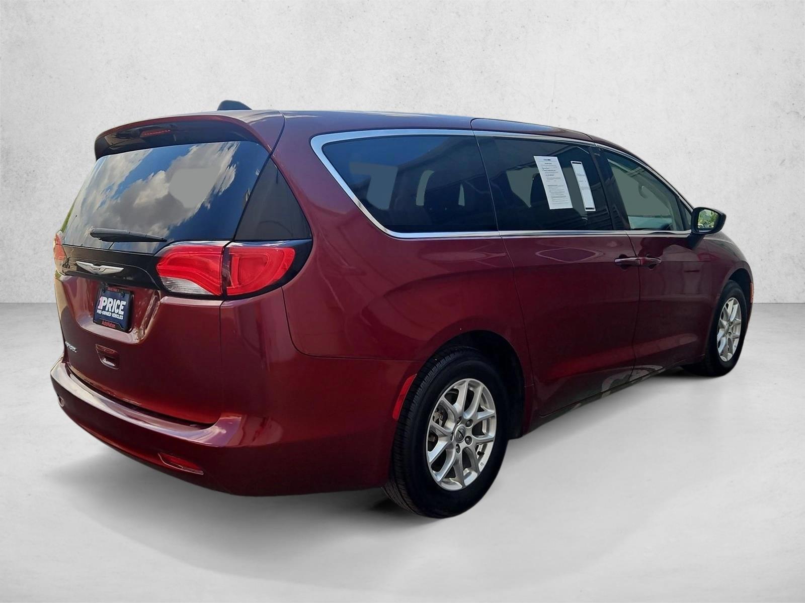 2022 Chrysler Voyager