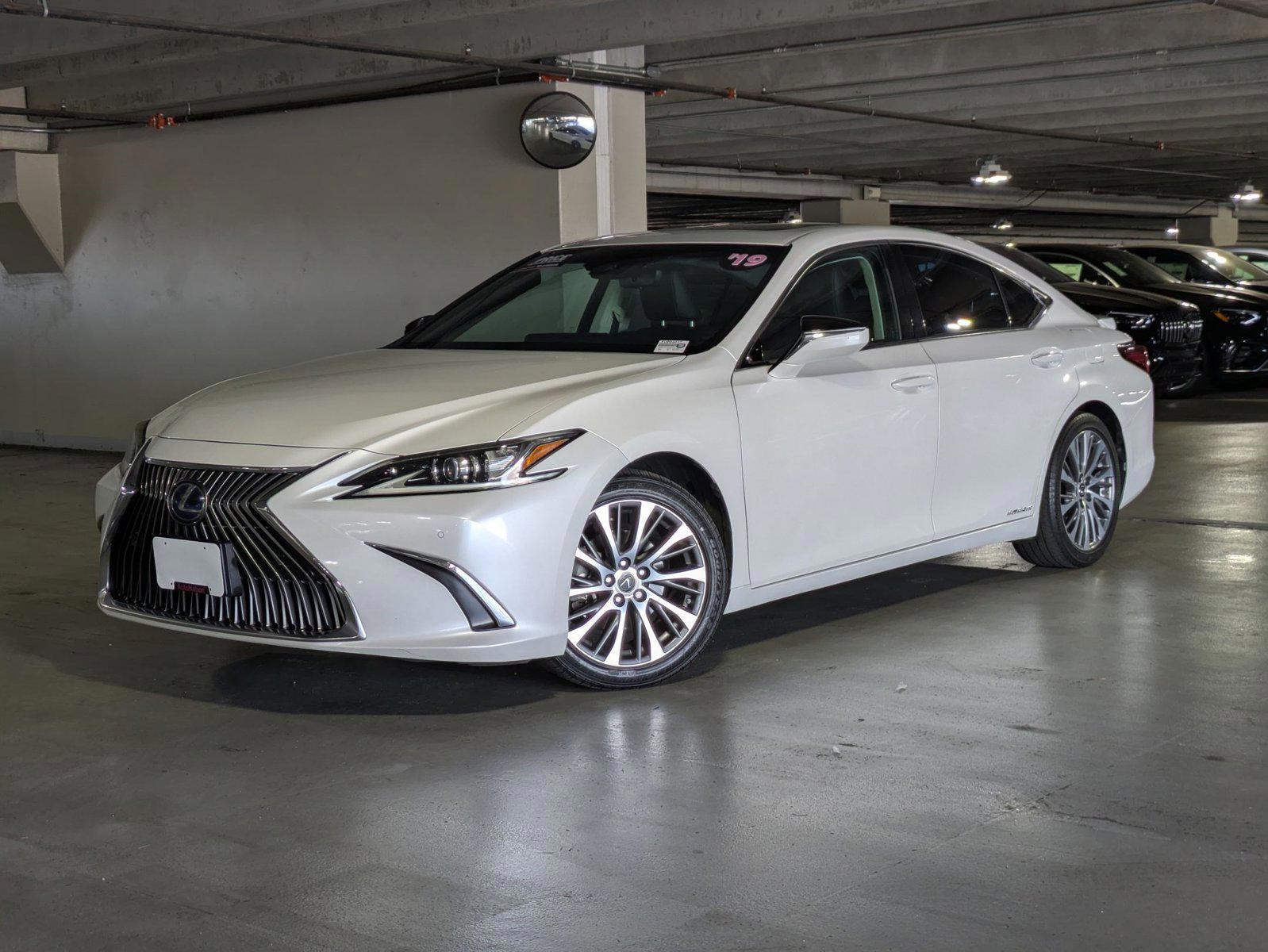 2019 Lexus ES Hybrid