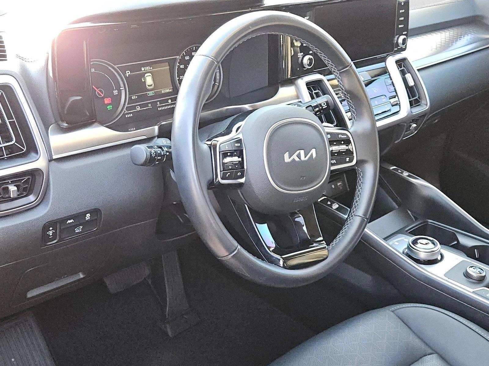 Thumbnail: 2023 Kia Sorento - 3