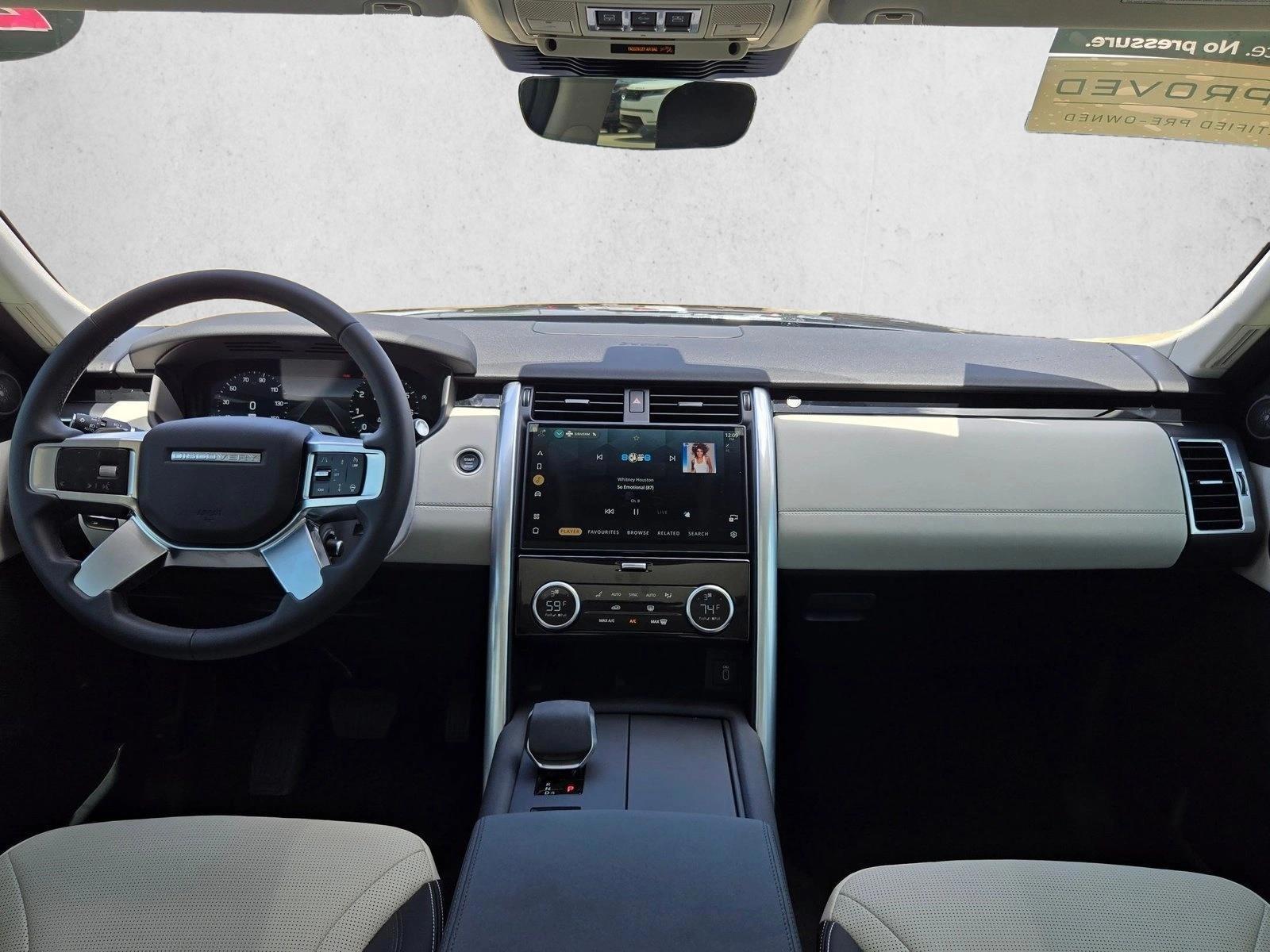 Thumbnail: 2026 Land Rover Discovery - 3
