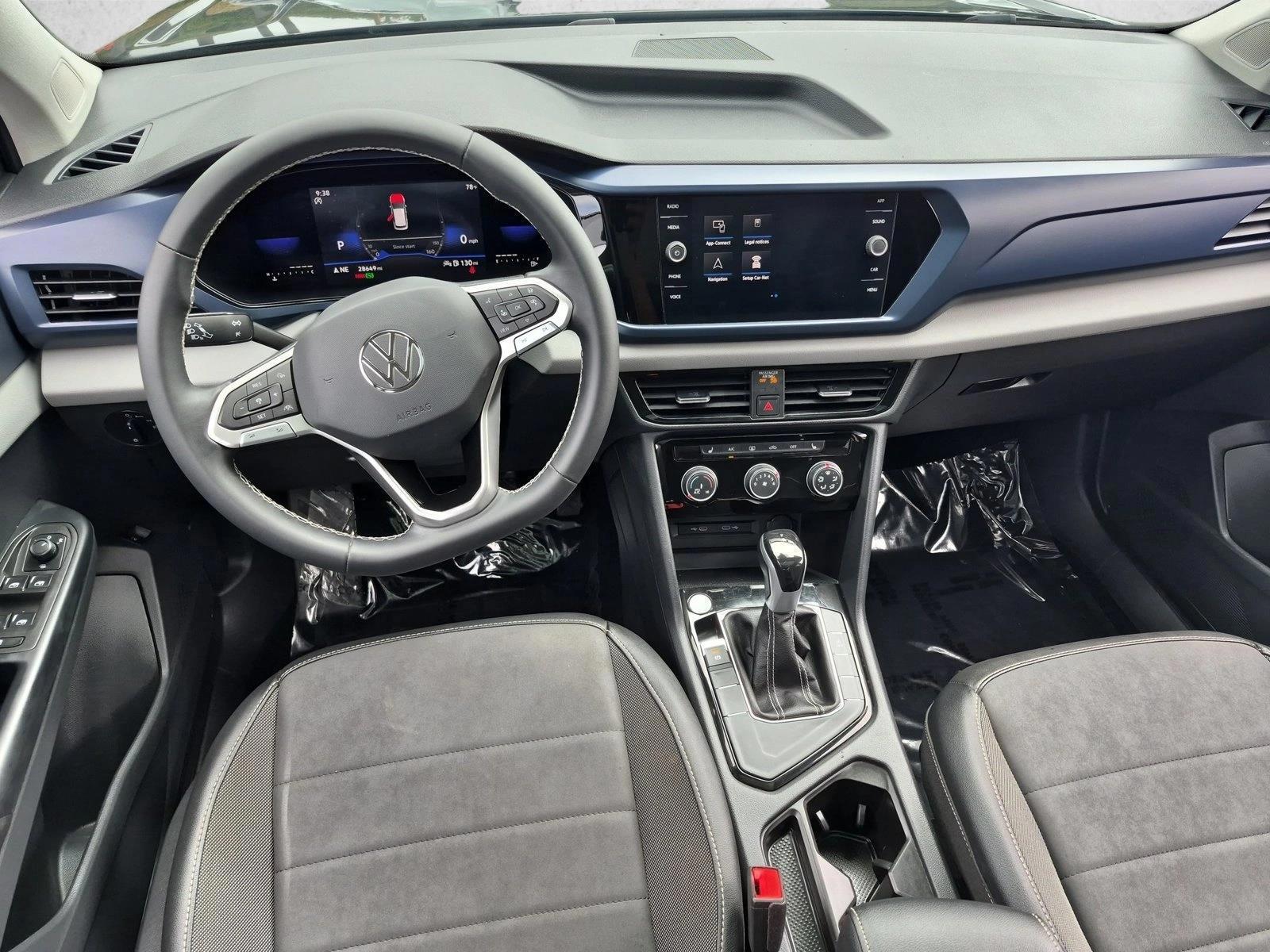 Thumbnail: 2023 Volkswagen Taos - 4