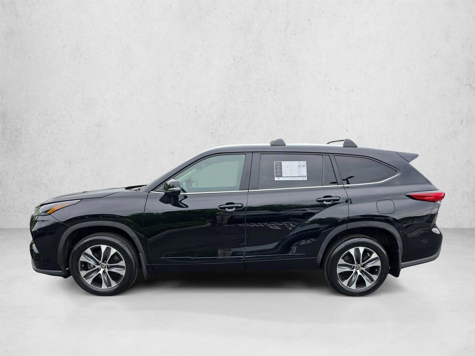 Thumbnail: 2023 Toyota Highlander - 2