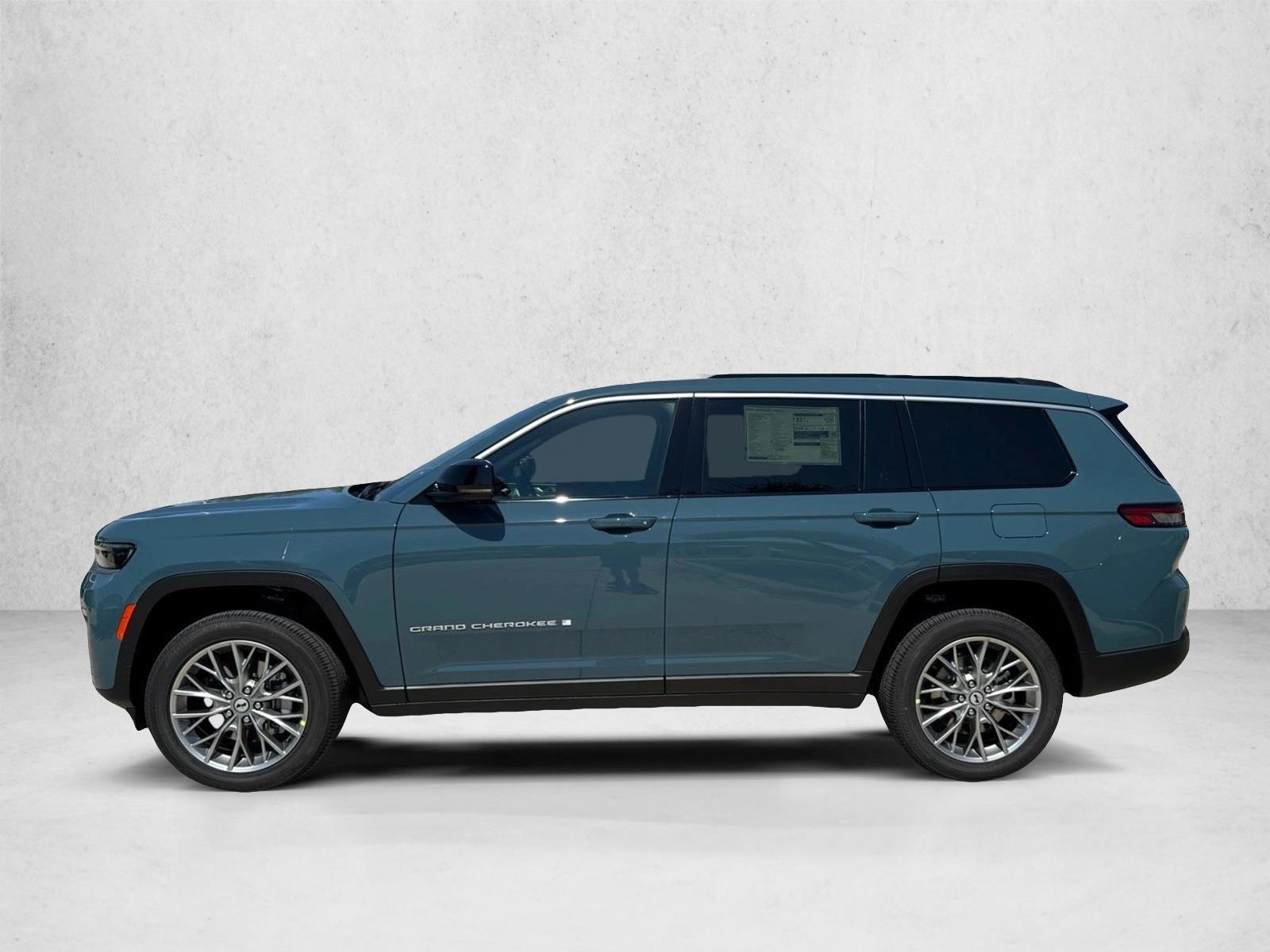 Thumbnail: 2027 Jeep Grand Cherokee L - 2