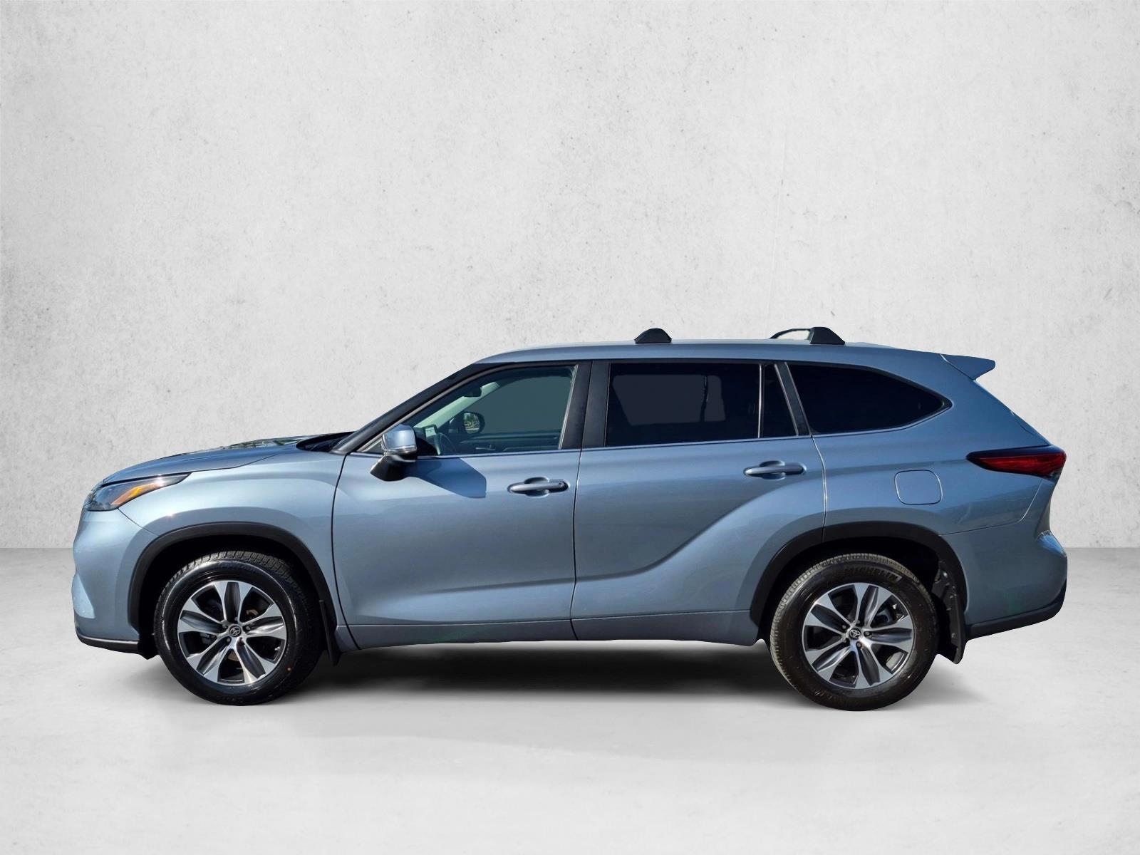 Thumbnail: 2023 Toyota Highlander - 2
