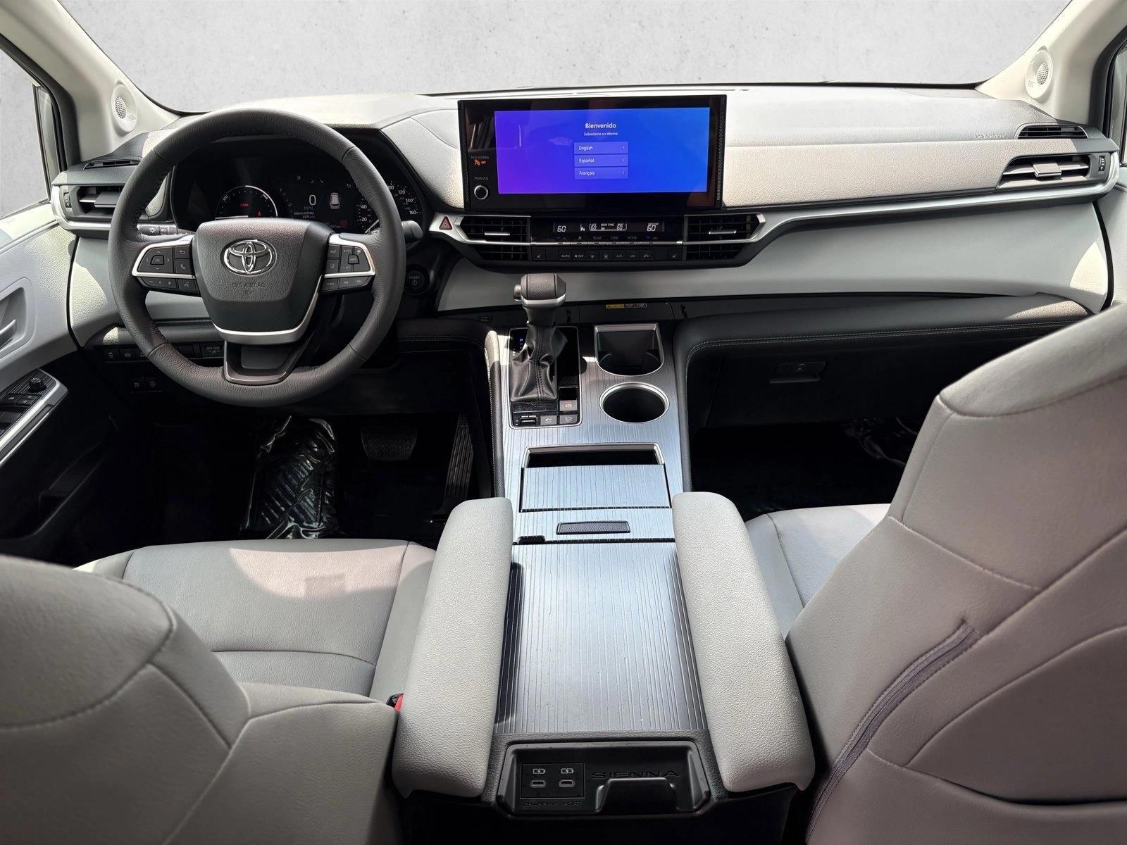 Thumbnail: 2026 Toyota Sienna - 3