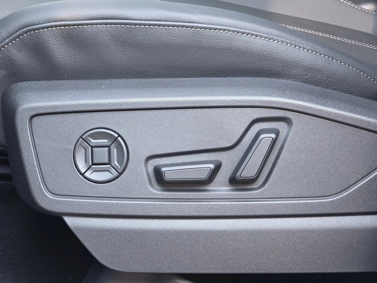 Thumbnail: 2025 Audi Q5 - 4