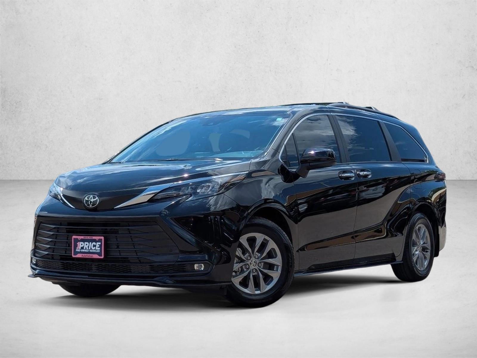 Thumbnail: 2026 Toyota Sienna - 1