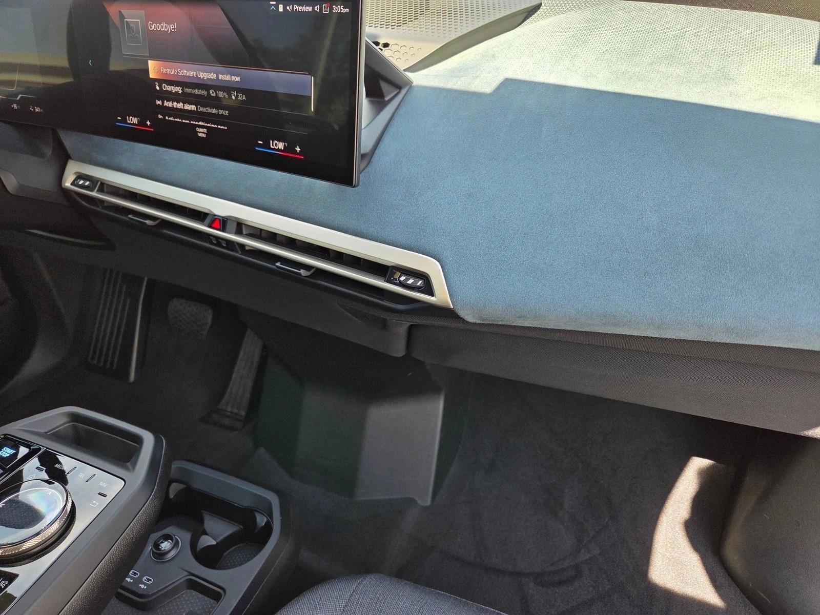 2023 BMW iX Base - Photo 22