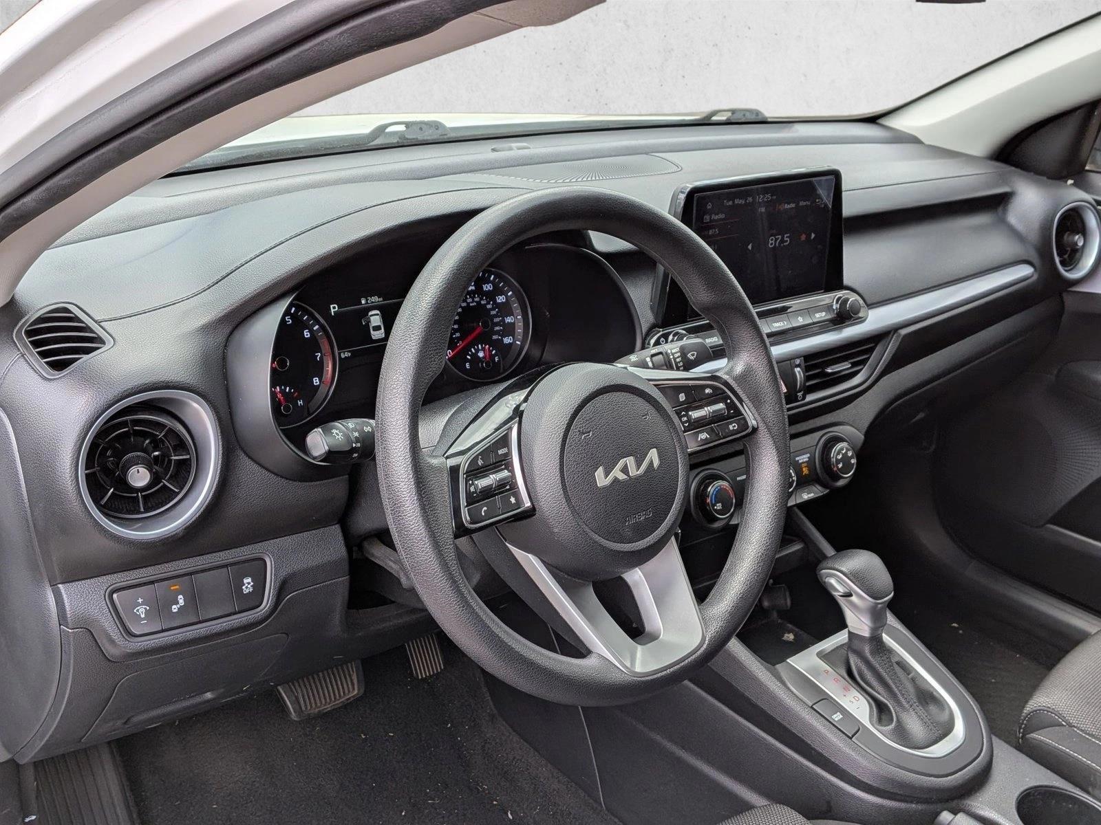 Thumbnail: 2024 Kia Forte - 3