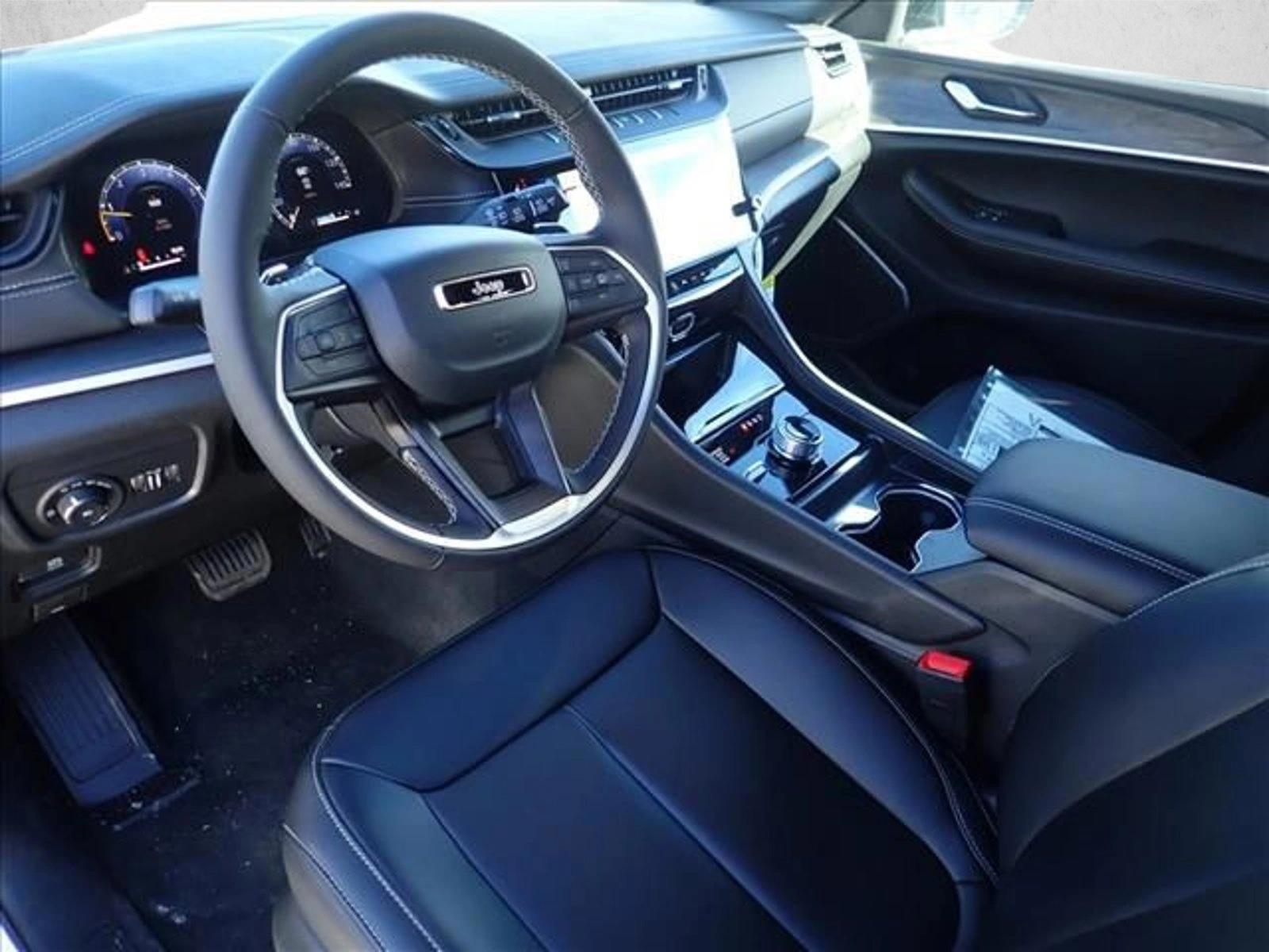 Thumbnail: 2026 Jeep Grand Cherokee - 3