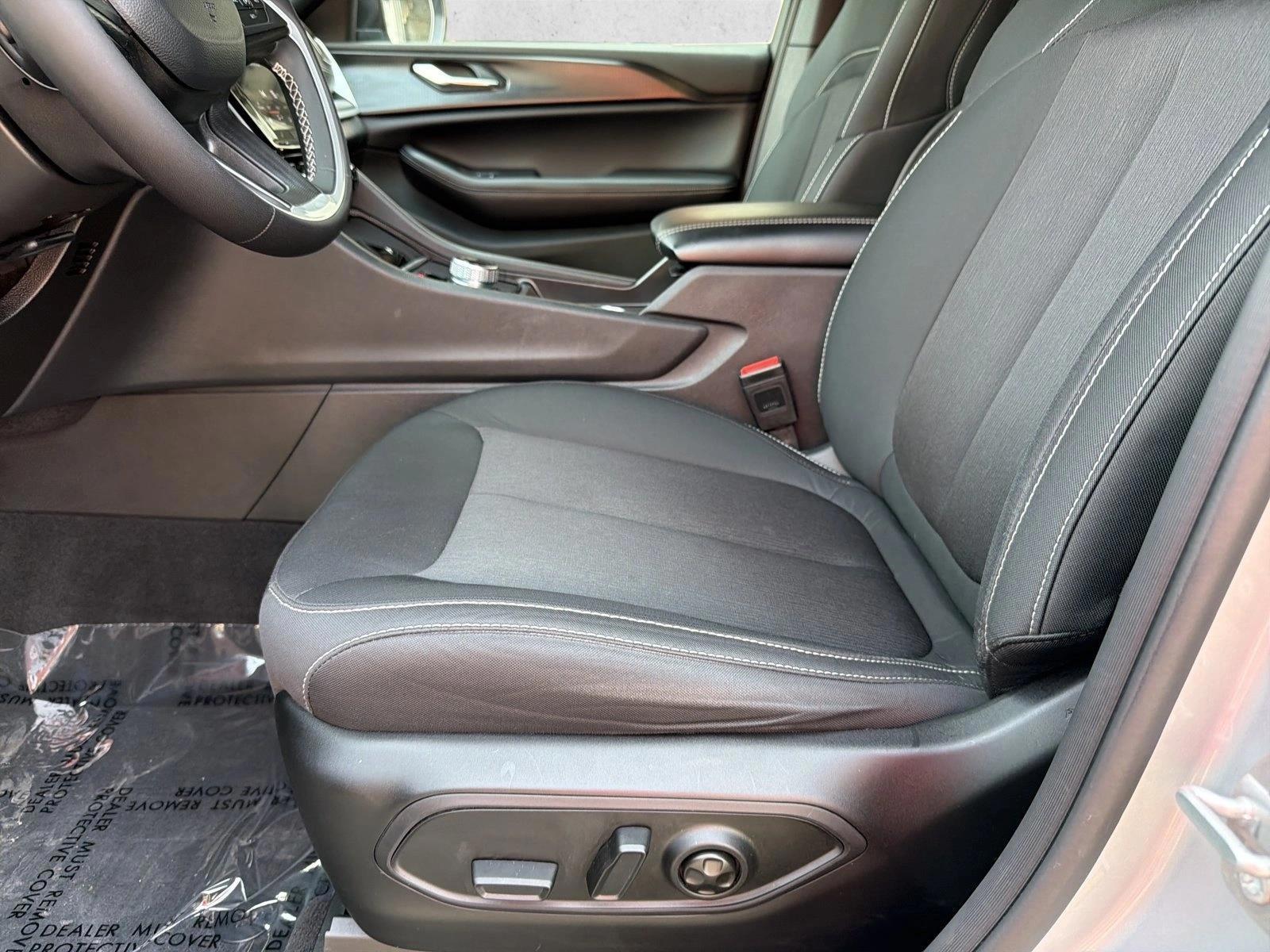 Thumbnail: 2024 Jeep Grand Cherokee - 4