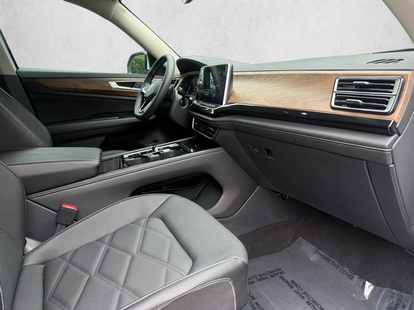 2024 Volkswagen Atlas SE w/Tech - Photo 25