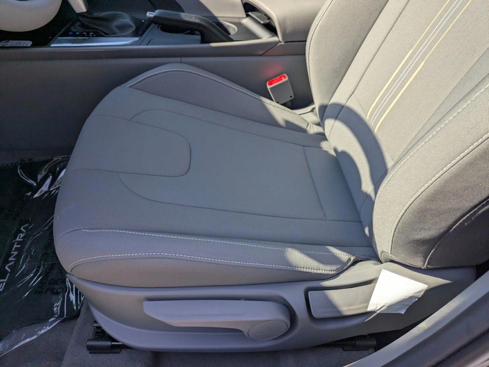 Thumbnail: 2026 Hyundai Elantra - 4