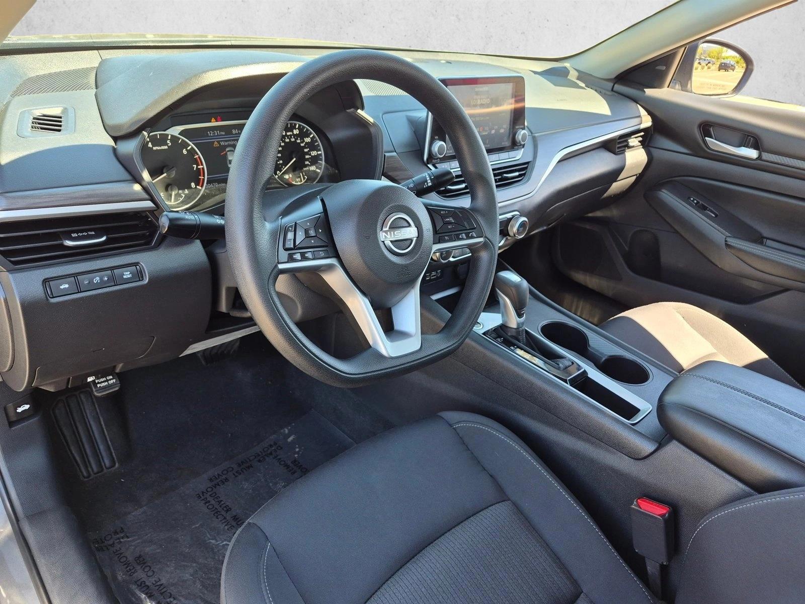 2025 Nissan Altima SV - Photo 12