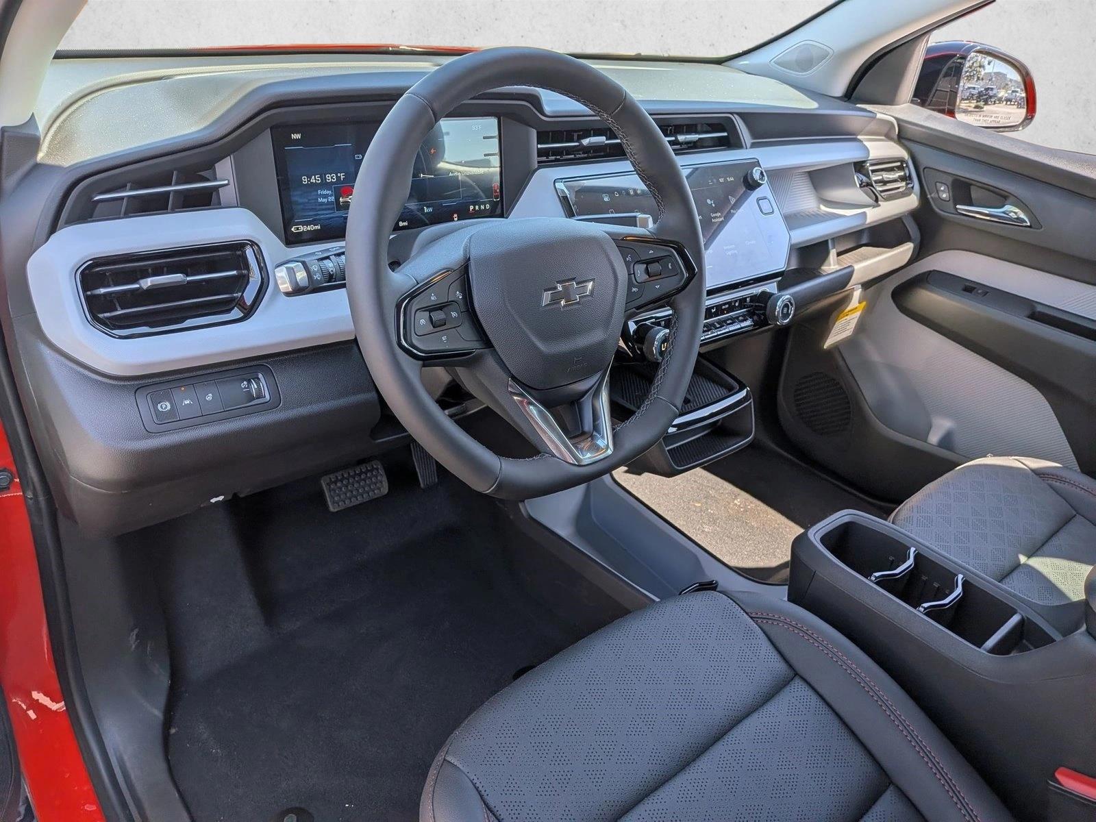 Thumbnail: 2027 Chevrolet Bolt EV - 3