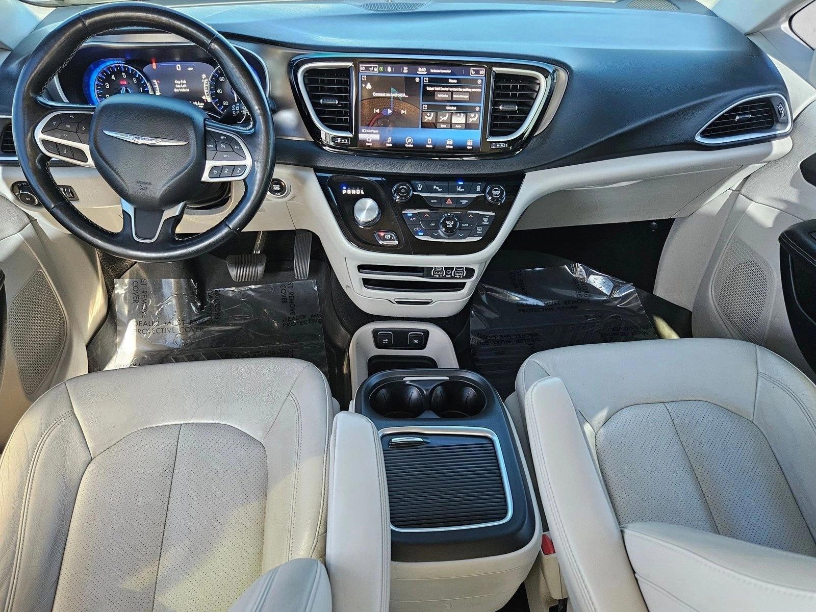 Thumbnail: 2021 Chrysler Pacifica - 4