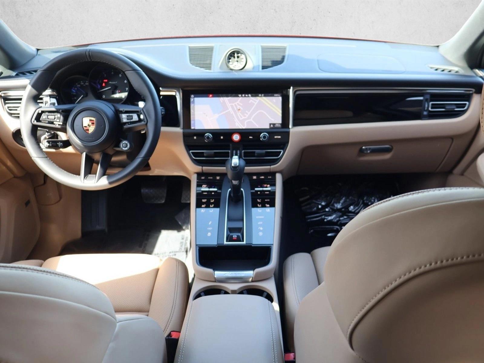 Thumbnail: 2026 Porsche Macan - 4
