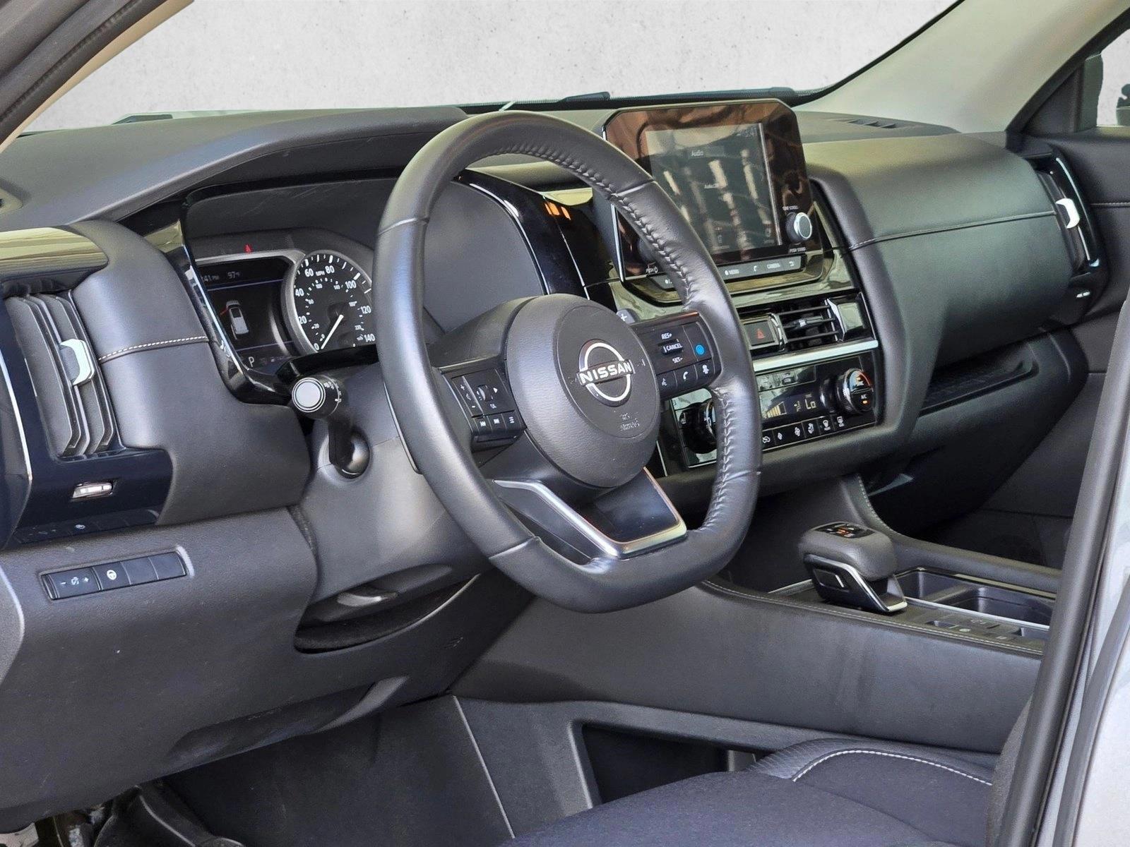 Thumbnail: 2024 Nissan Pathfinder - 3