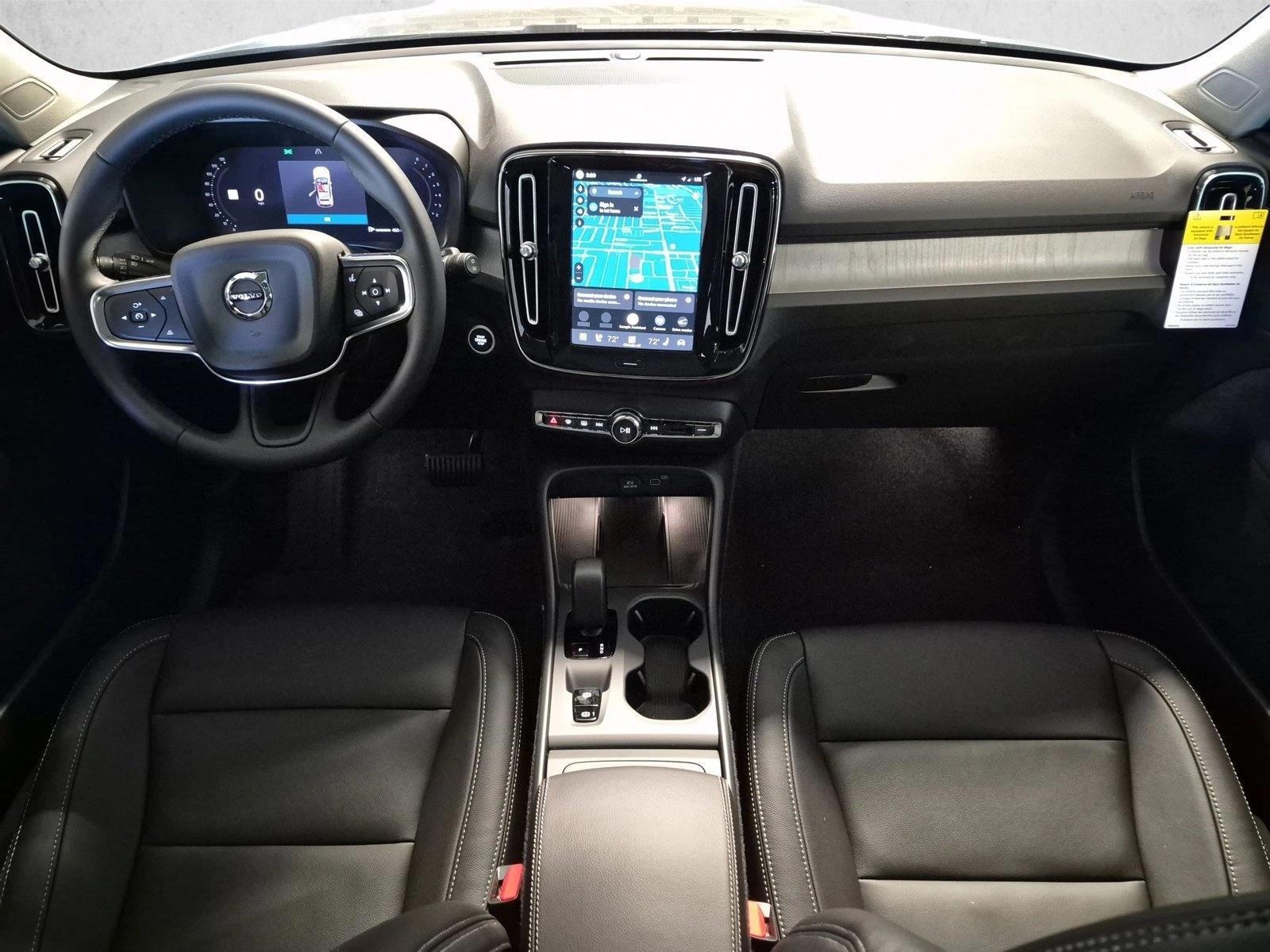 Thumbnail: 2026 Volvo XC40 - 4