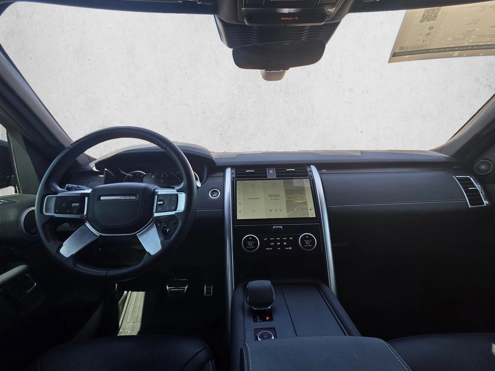 Thumbnail: 2023 Land Rover Discovery - 3