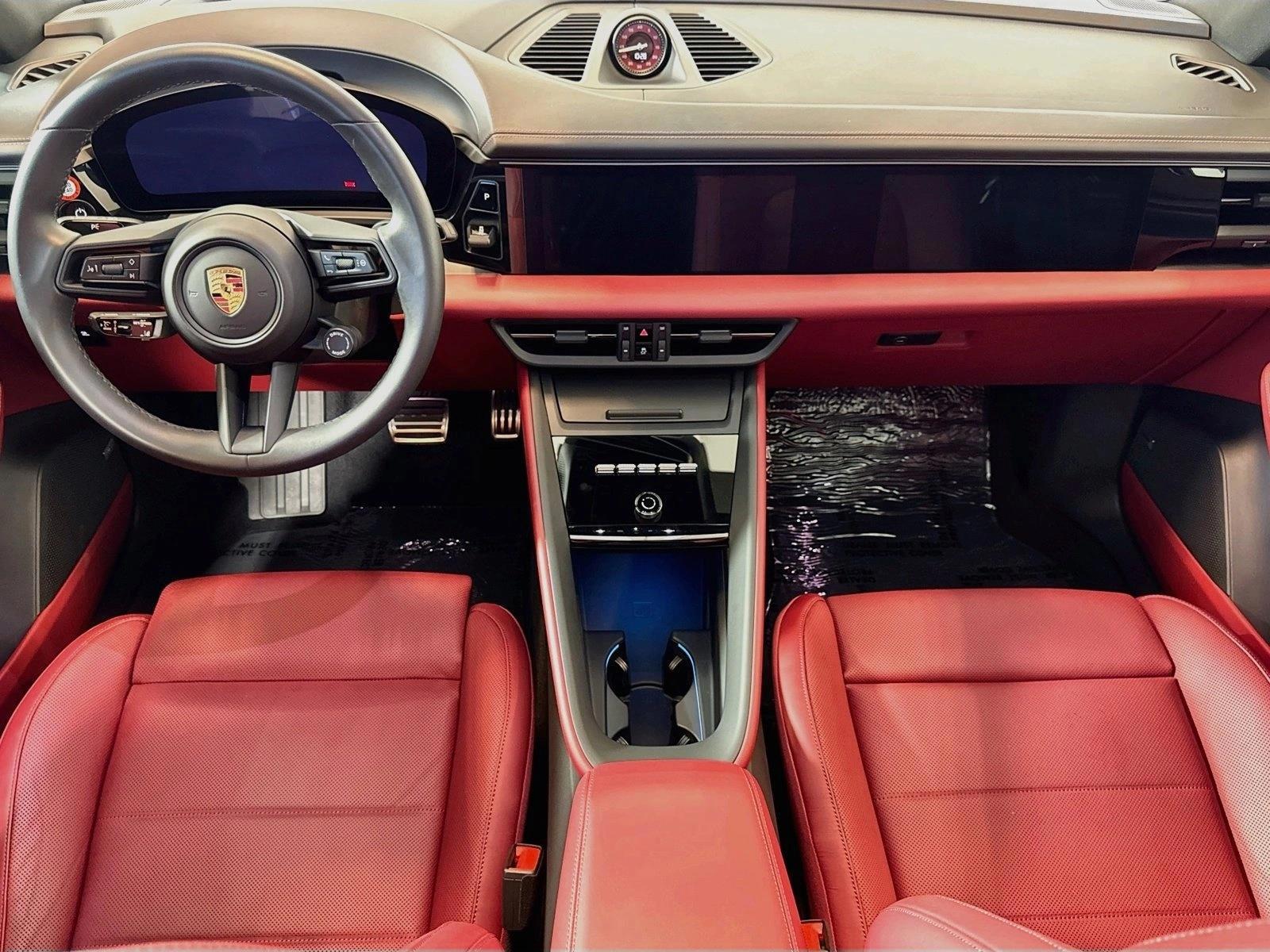 Thumbnail: 2025 Porsche Macan - 4