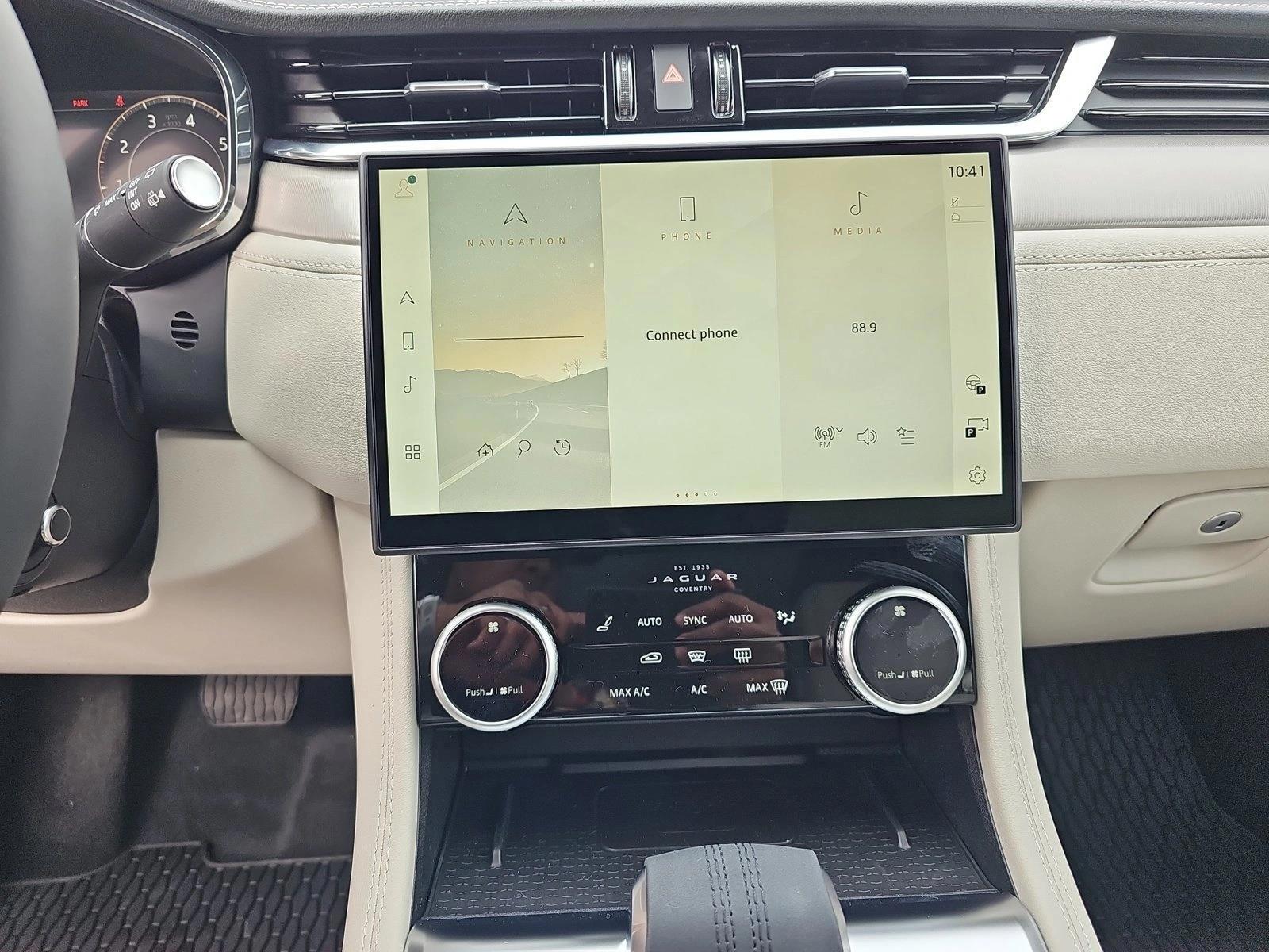 2026 Jaguar F-Pace R-Dynamic S - Photo 18