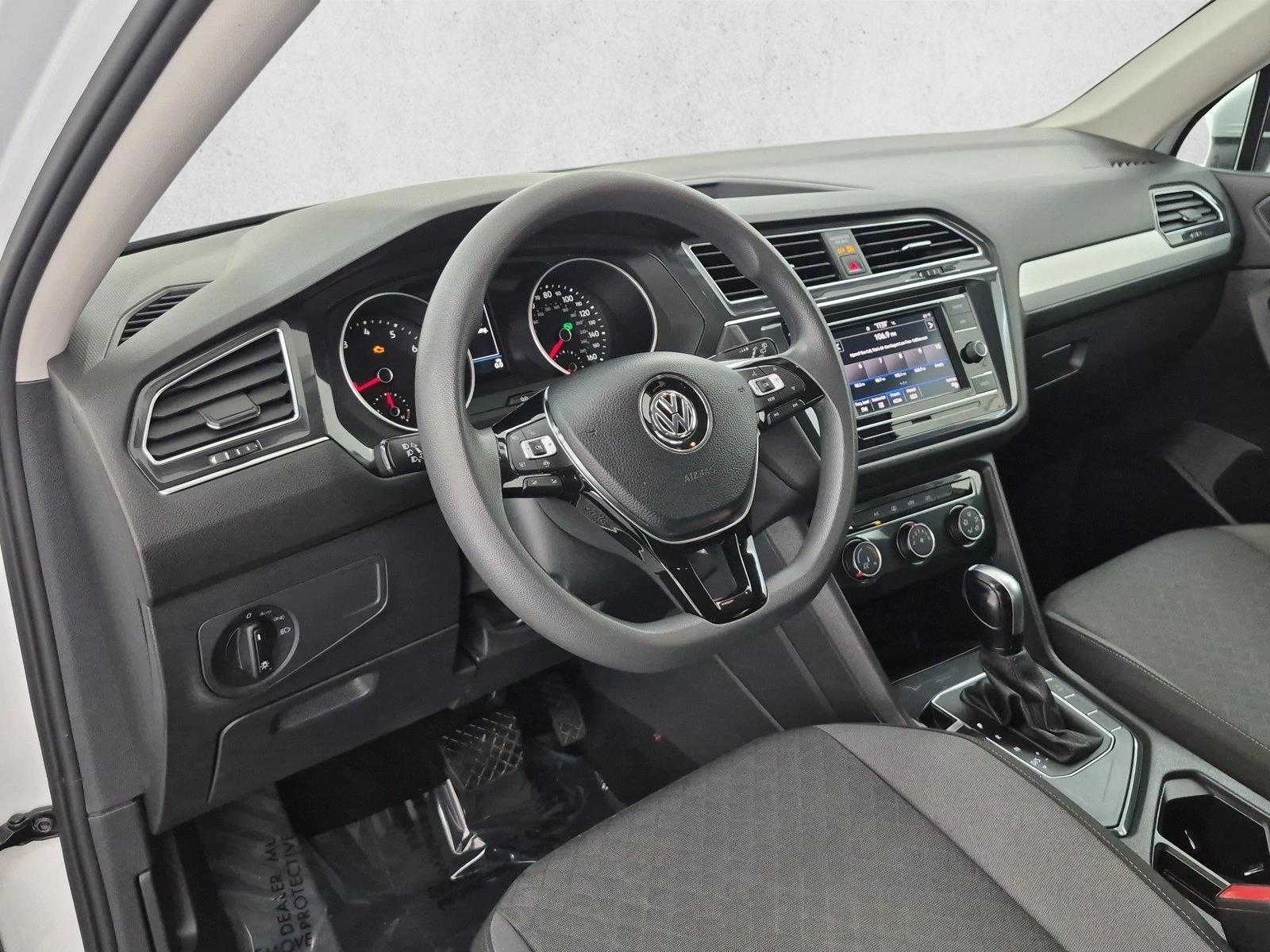 Thumbnail: 2020 Volkswagen Tiguan - 3