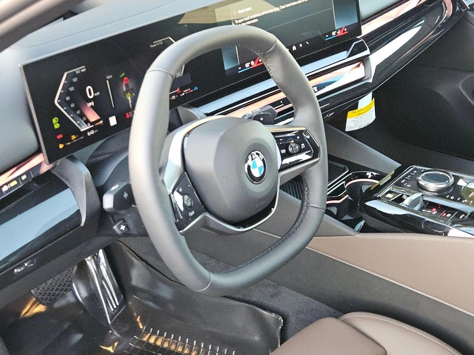 Thumbnail: 2027 BMW 5 Series - 3