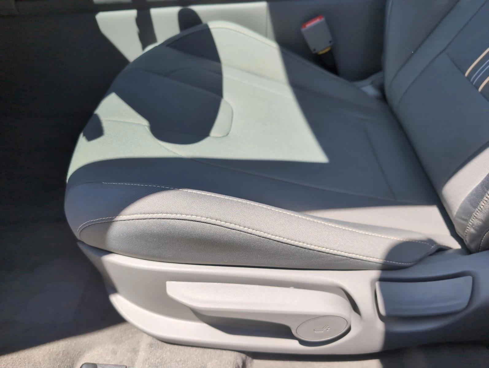 Thumbnail: 2026 Hyundai Elantra - 4