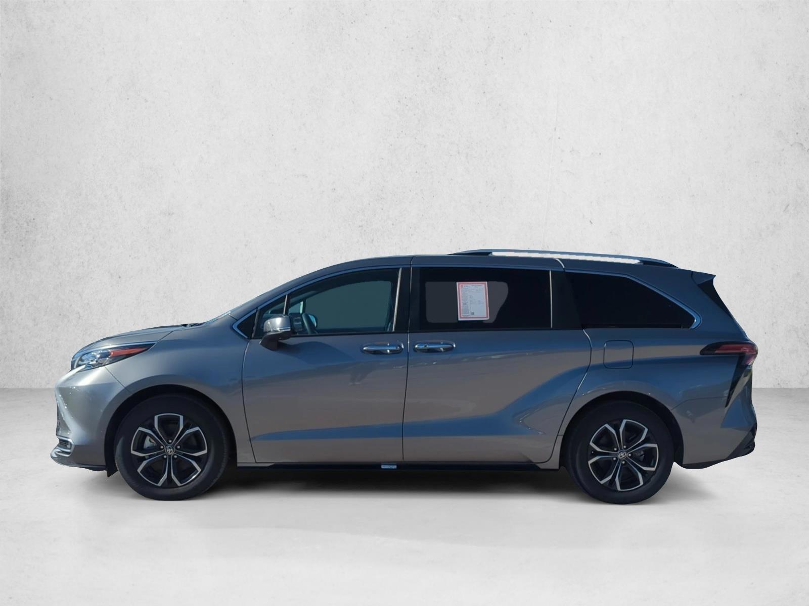 Thumbnail: 2026 Toyota Sienna - 2